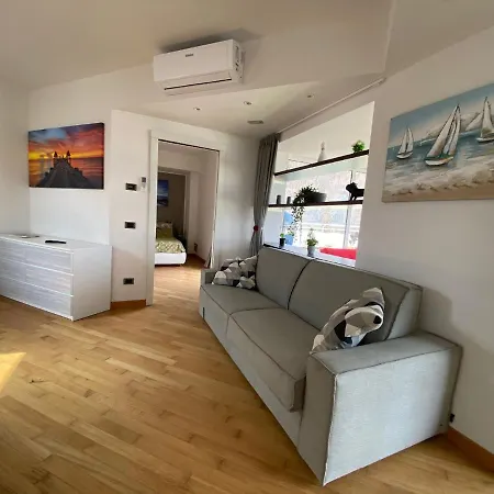 Attico With Big Terrace In With Pool דירה *